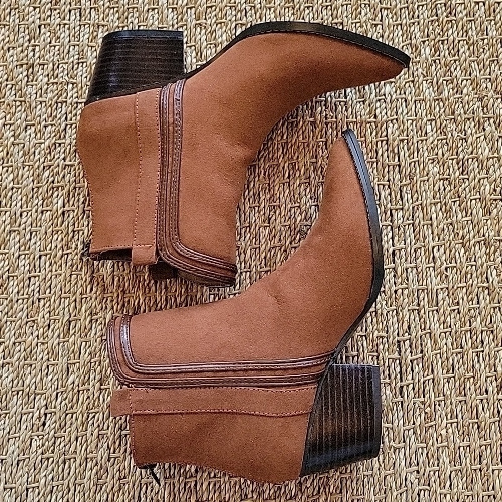 JUST FAB keke faux suede ankle boots. Trimmed in faux leather. Size is 6. - Picture 6 of 12